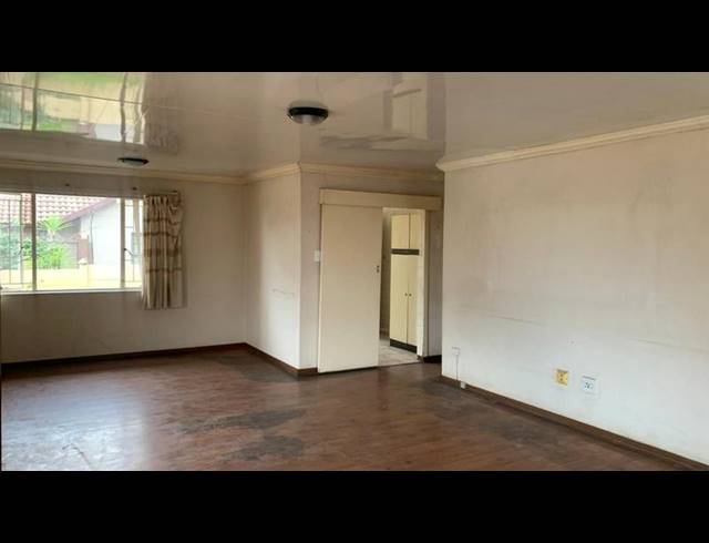3 BEDROOM HOUSE FOR SALE IN SOUTH HILLS